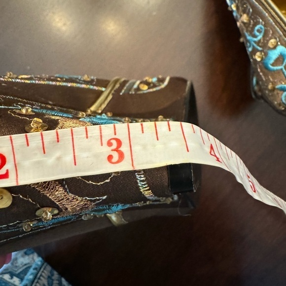 Bumper BP Embroidered Wedges. Brown/Teal. 3.5" heel. Size 8 - Picture 4 of 8